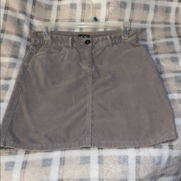 Gray corduroy Lord & Taylor skirt. - Picture 1 of 3